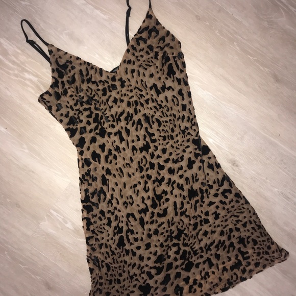Forever 21 velvet cheetah dress - Picture 3 of 6